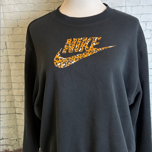 Nike Leopard Animal Print Crewneck Cropped Sweatshirt L Streetwear Gym Workout - Picture 4 of 13